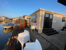 Chalet Welcome: romantisch verblijf aan het water in Wervershoof - thumbnail 1