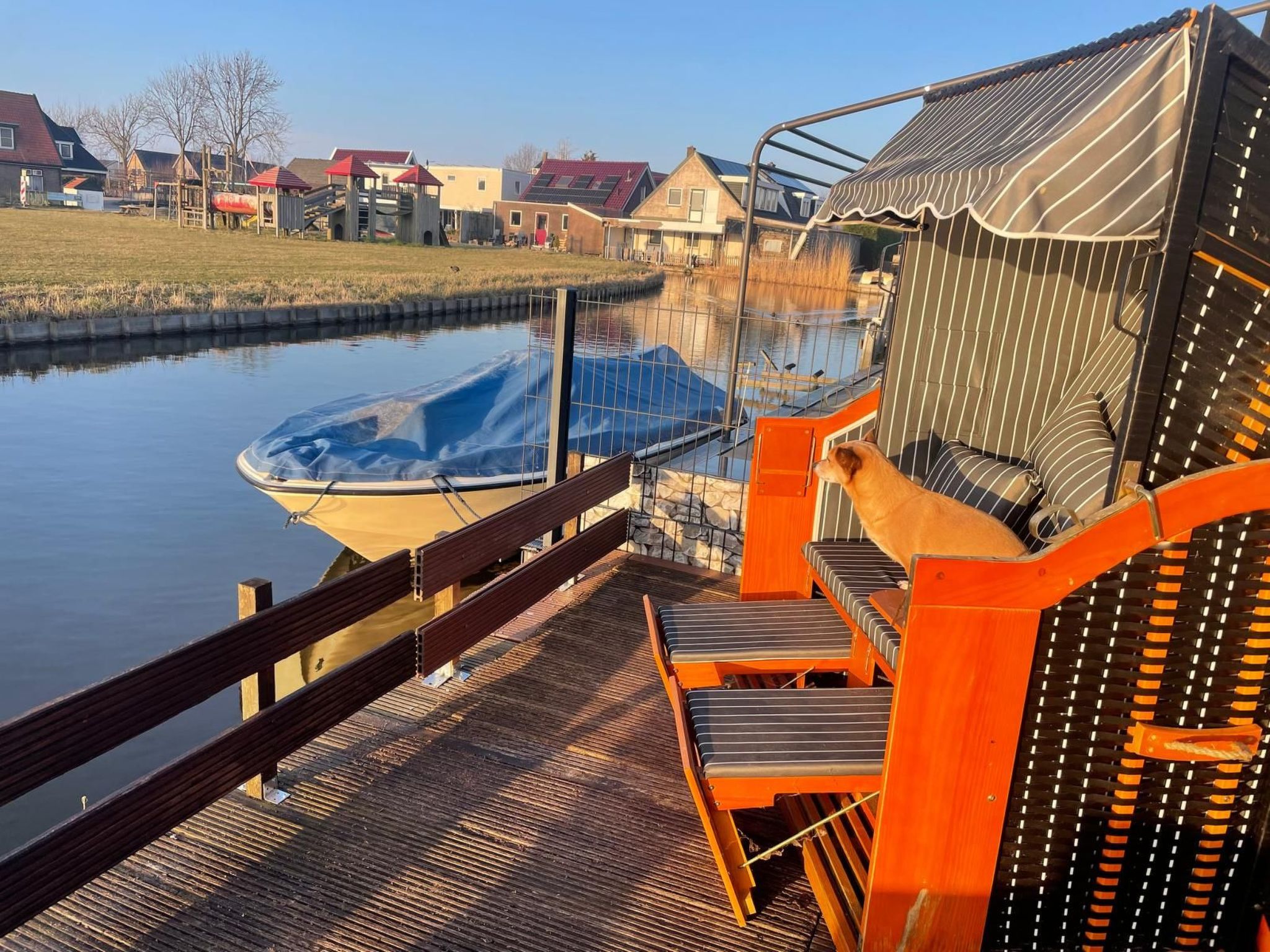 Chalet Welcome direkt am Wasser mit eigenem Steig-Image-tags.info