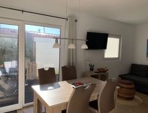 De Wickinger – Gezellige bungalow in hartje Wervershoof, ideaal voor gezinnen - thumbnail 1