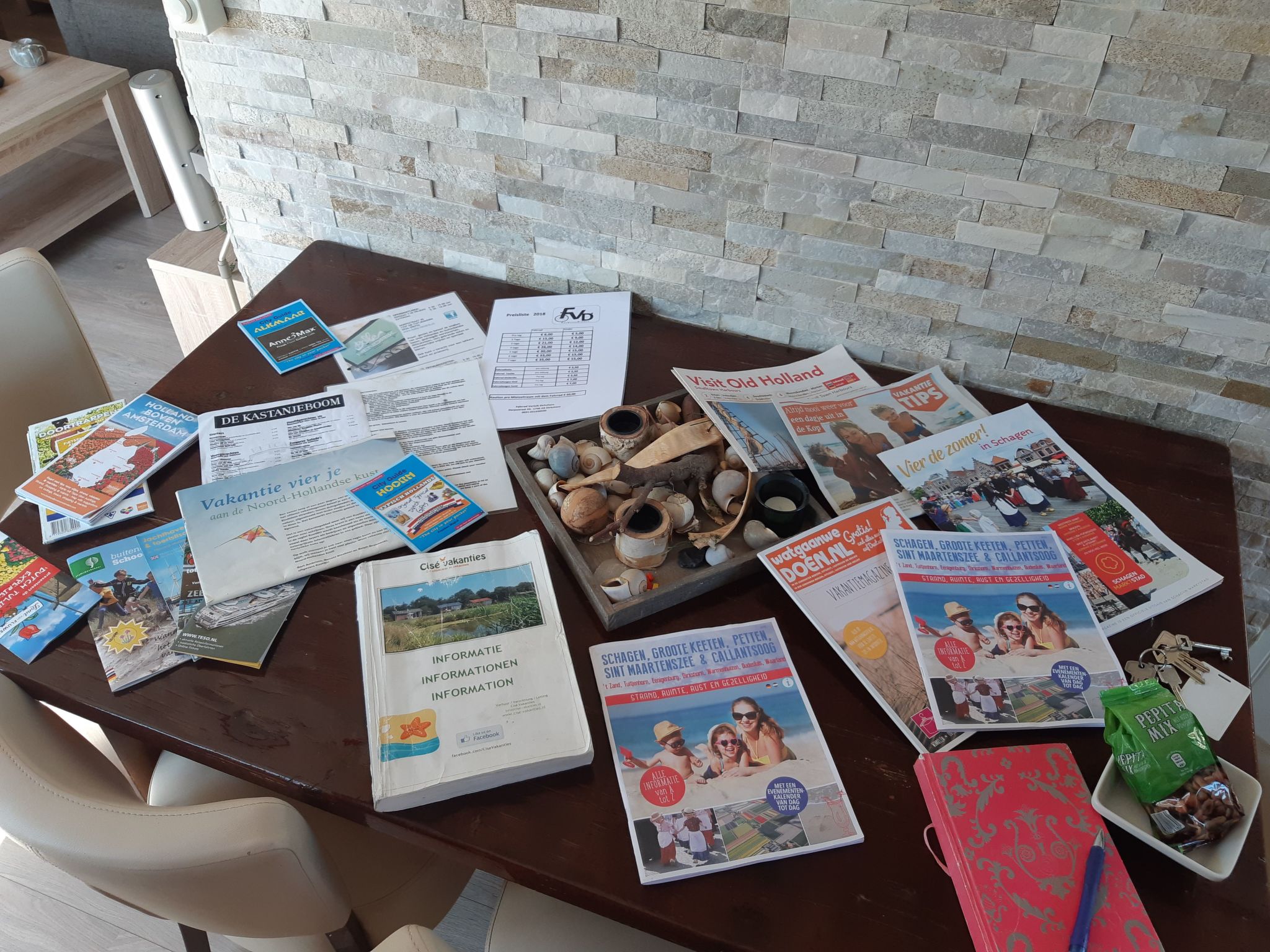 Wunderschönes Haus mit Pool, Garten und Grill-Image-tags.info