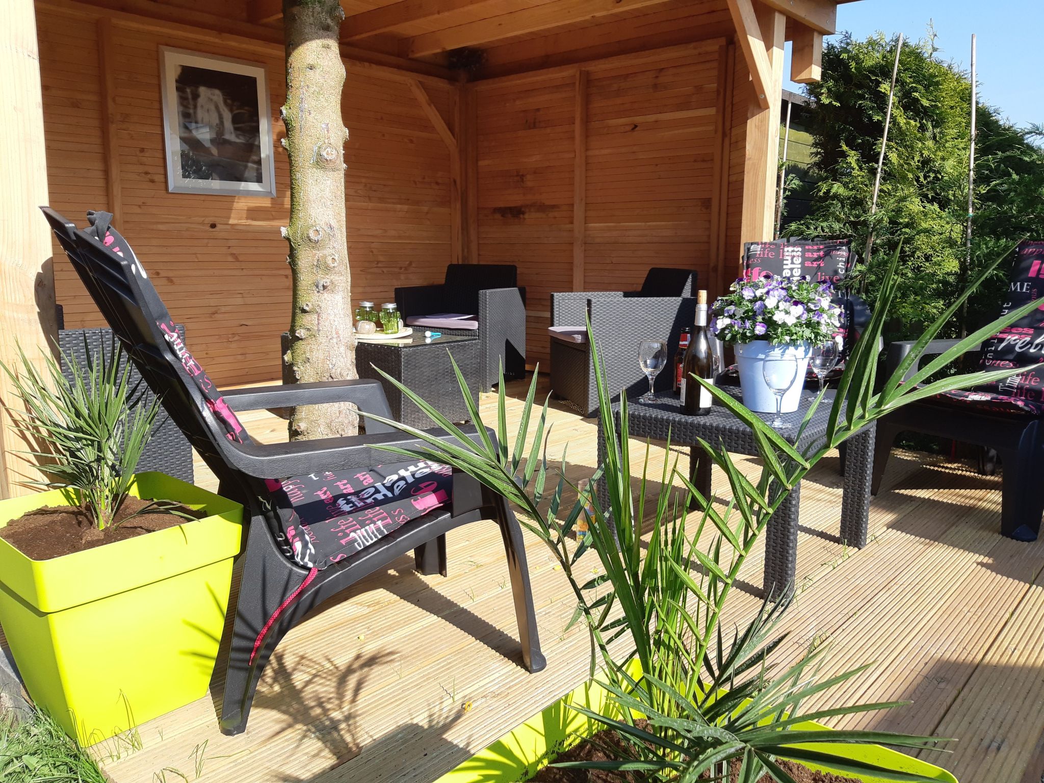 Wunderschönes Haus mit Pool, Garten und Grill-Image-tags.info