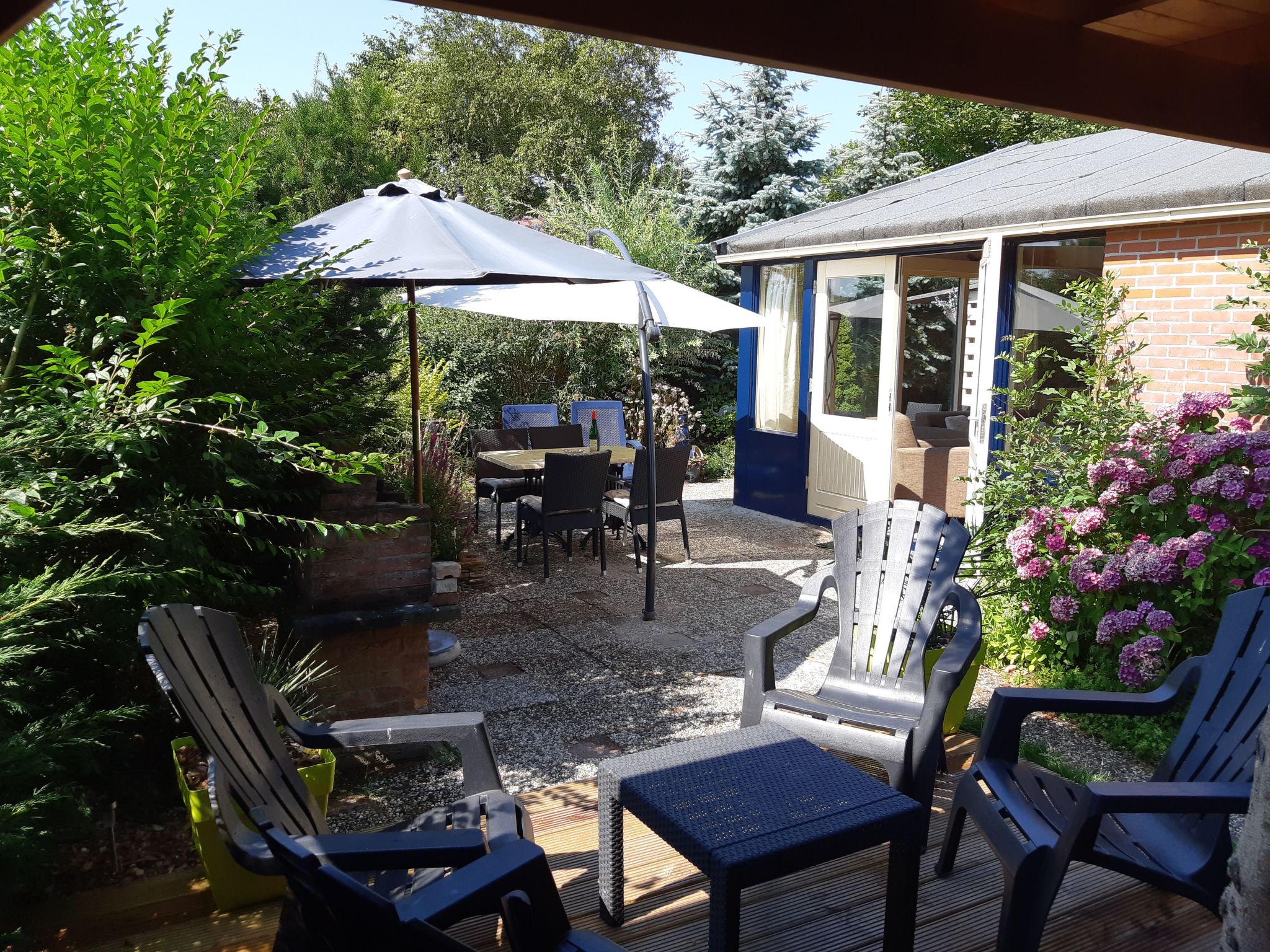 Wunderschönes Haus mit Pool, Garten und Grill-Image-tags.info