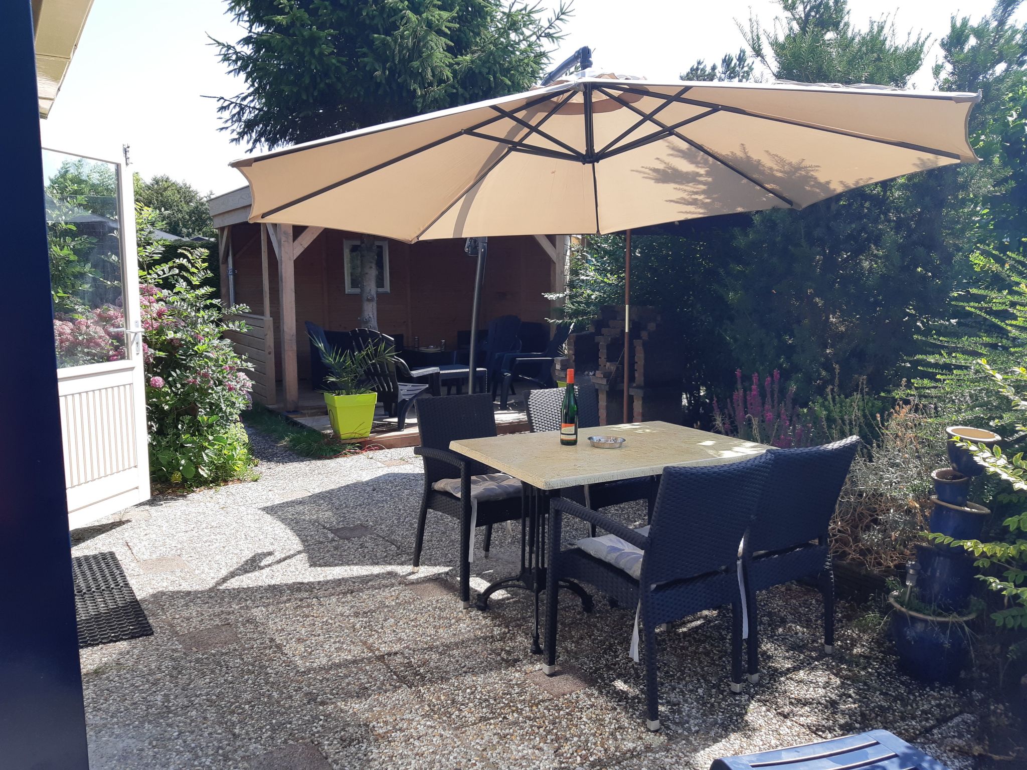 Wunderschönes Haus mit Pool, Garten und Grill-Image-tags.info