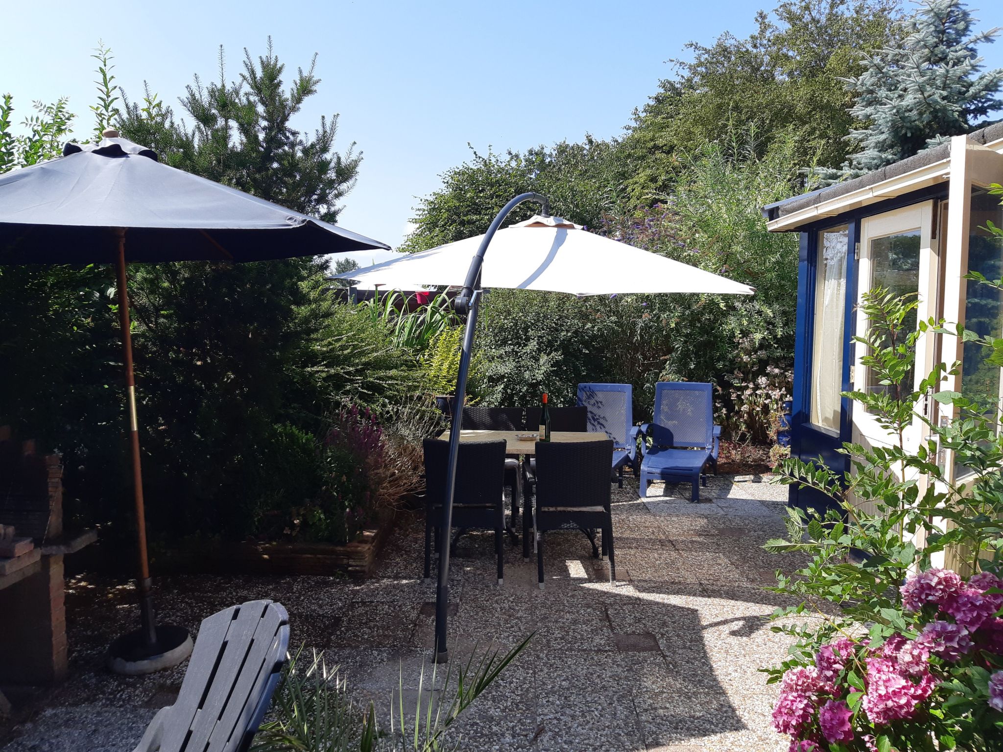 Wunderschönes Haus mit Pool, Garten und Grill-Image-tags.info