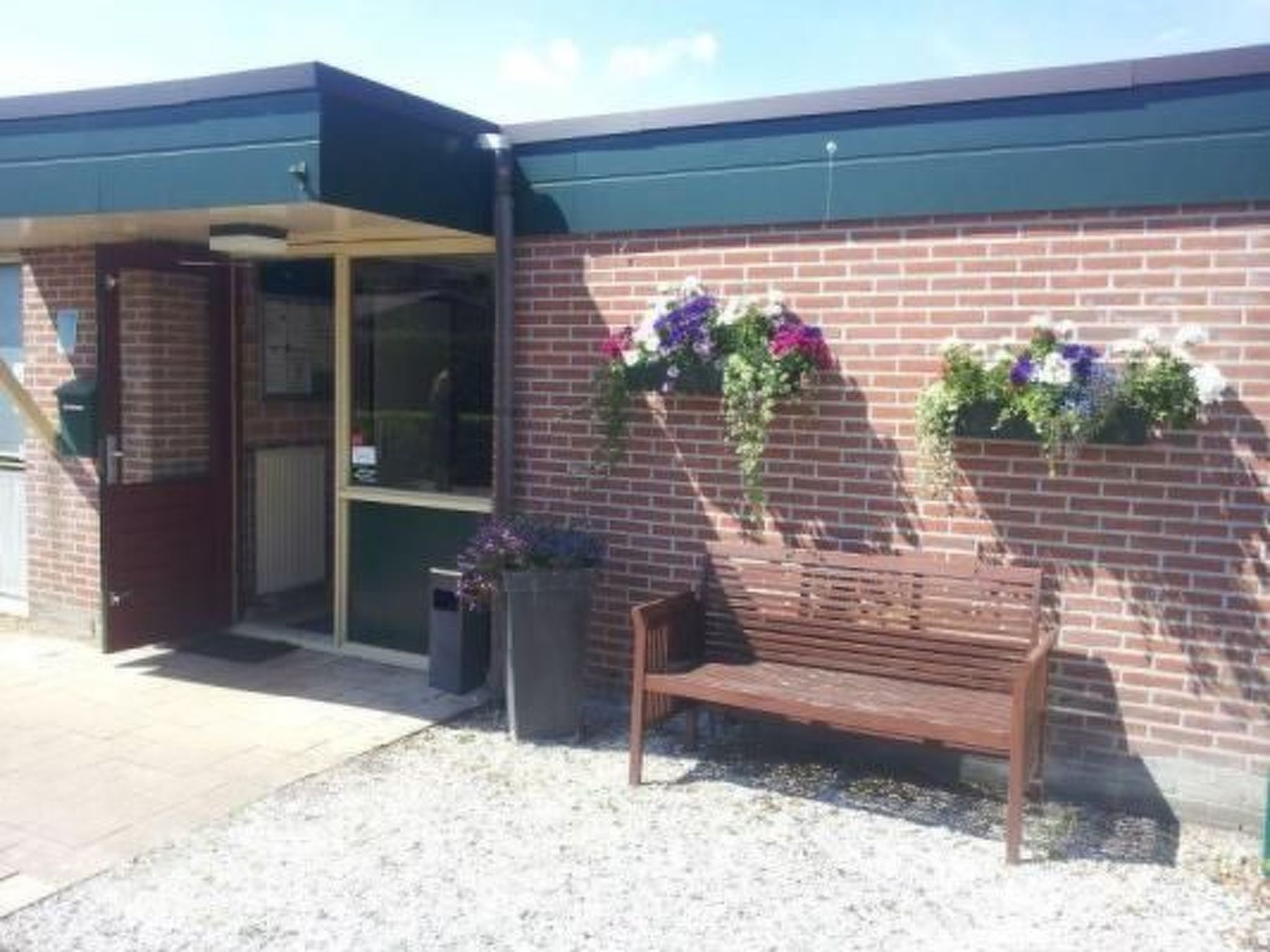 Wunderschönes Haus mit Pool, Garten und Grill-Image-tags.info