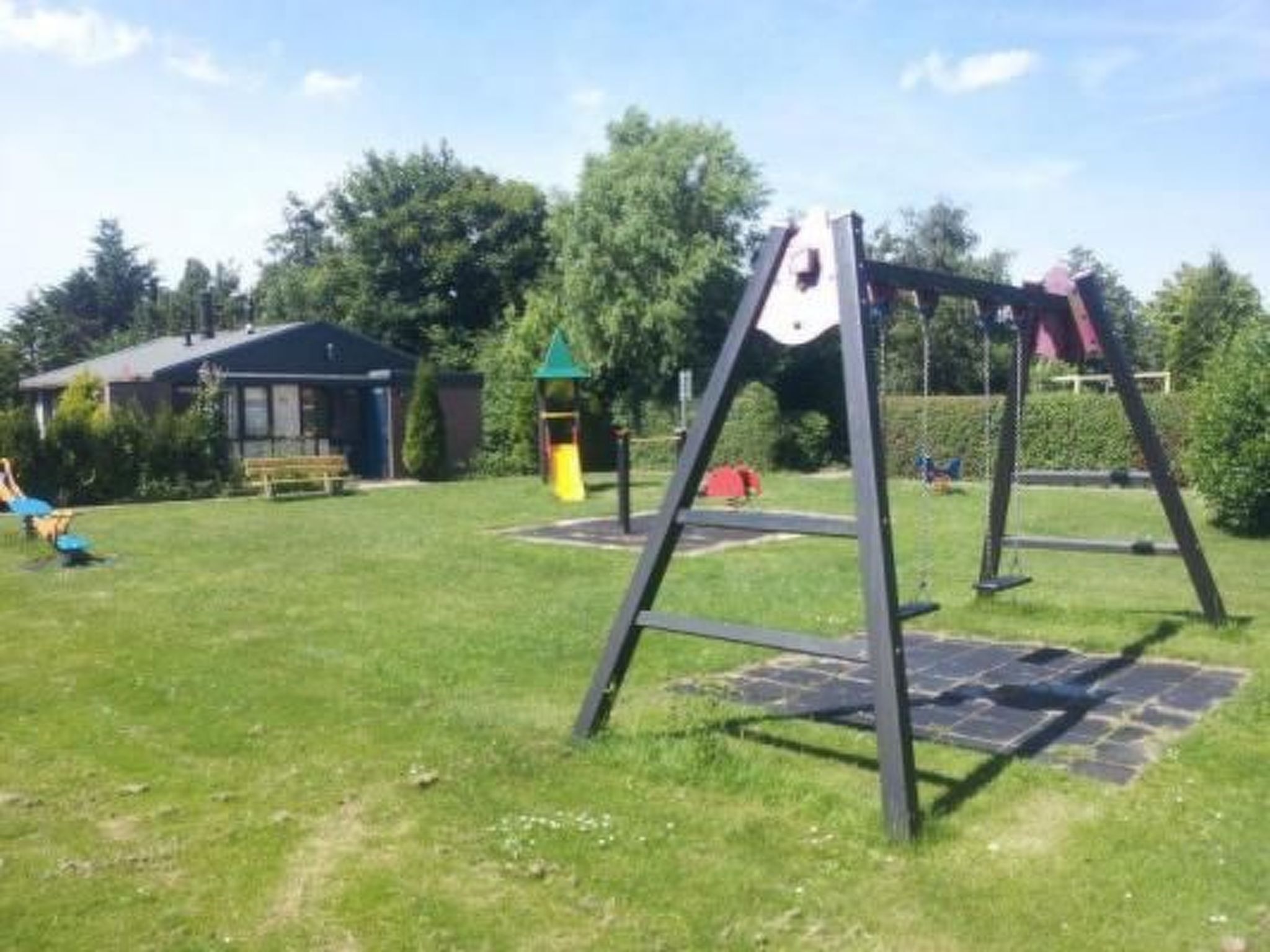 Wunderschönes Haus mit Pool, Garten und Grill-Image-tags.info