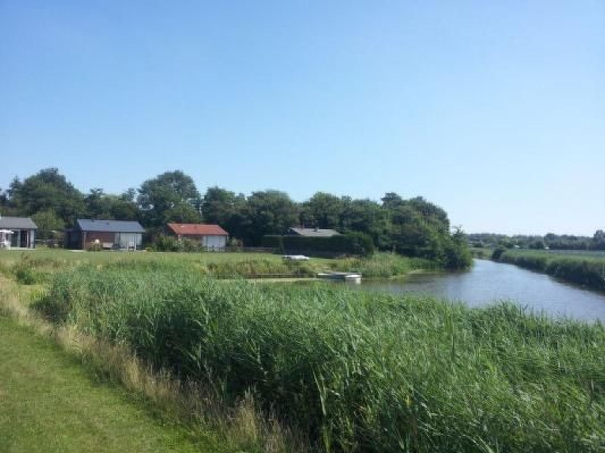 Wunderschönes Haus mit Pool, Garten und Grill-Image-tags.info