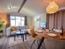 Modern strandhuisje op Wieringen, 250m van de Waddenzee - thumbnail 1