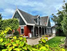 Vrijstaand vakantiehuis aan zee op Wieringen met tuin, voor 10 personen - thumbnail 1