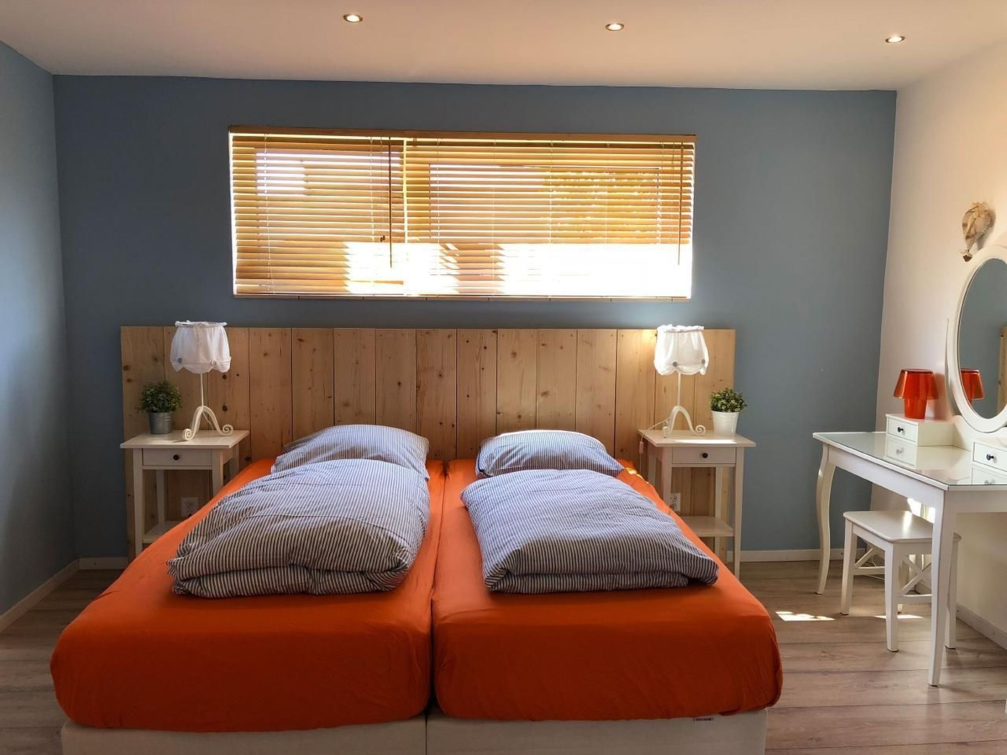 Schönes Ferienhaus Strandopgang in Julianadorp-Inside