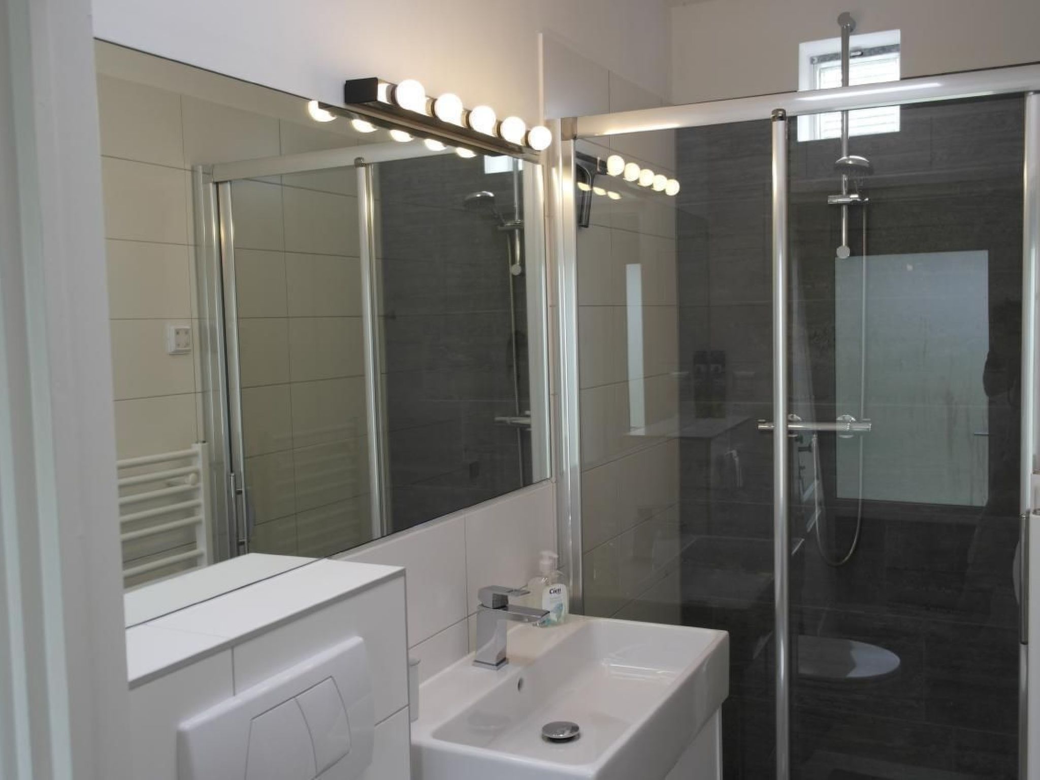 Schönes Ferienhaus Strandopgang in Julianadorp-Inside