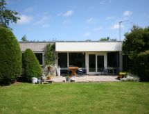 Vrijstaande bungalow met haard en omheinde tuin, 1,5 km van zee, Den Burg - thumbnail 1