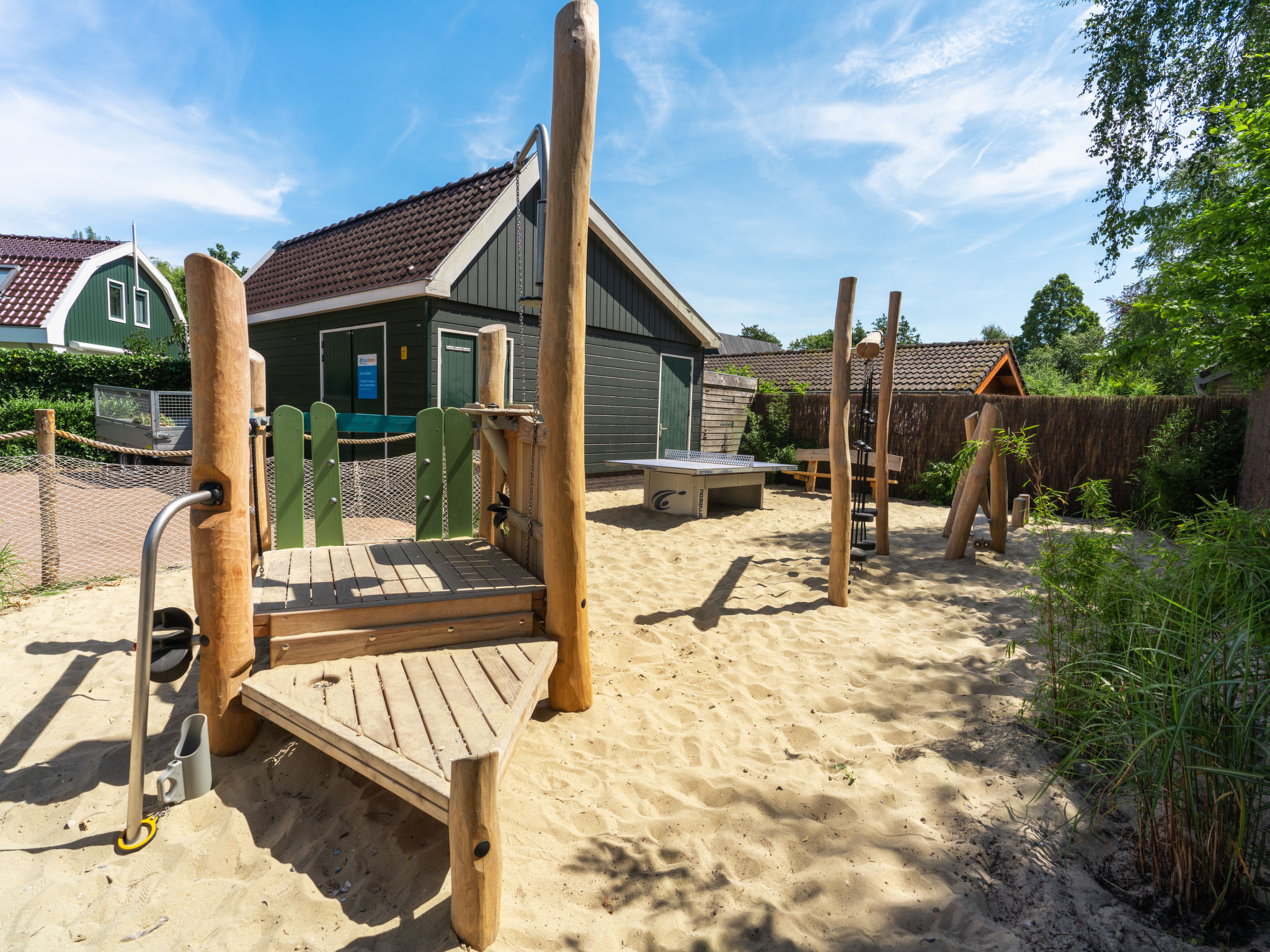 Restyled Koningshoeve 4 personen-Outside