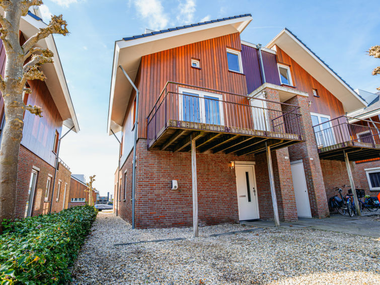 Luxe appartement voor 6 personen direct aan het meer in Uitgeest in Uitgeest