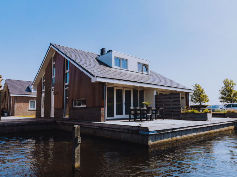 Comfortabel vakantiehuis Dorregeest aan het water in Uitgeest in Uitgeest