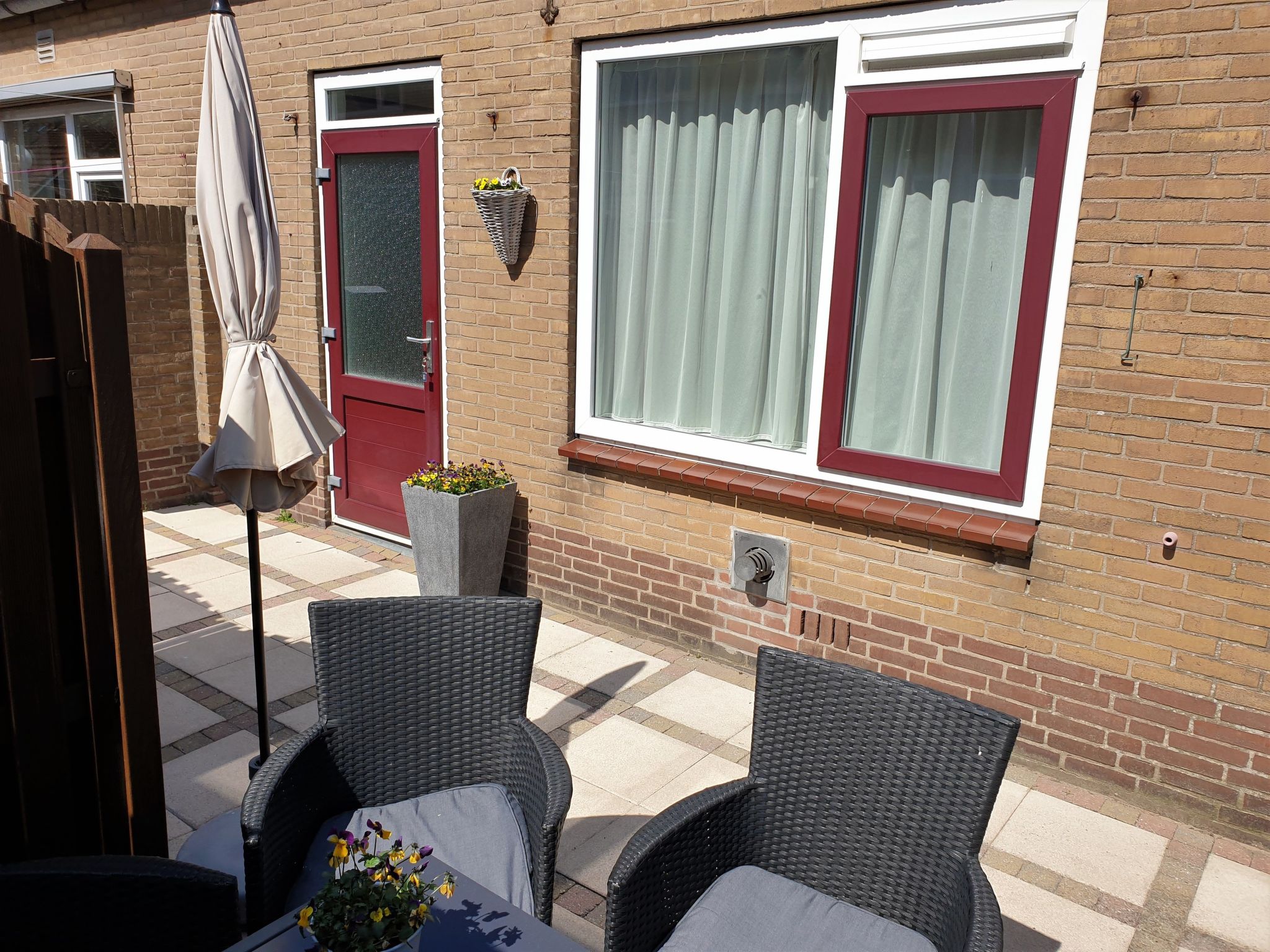 Sommerhaus in ruhiger Lage mit privatem Garten und Terrasse-Binnen