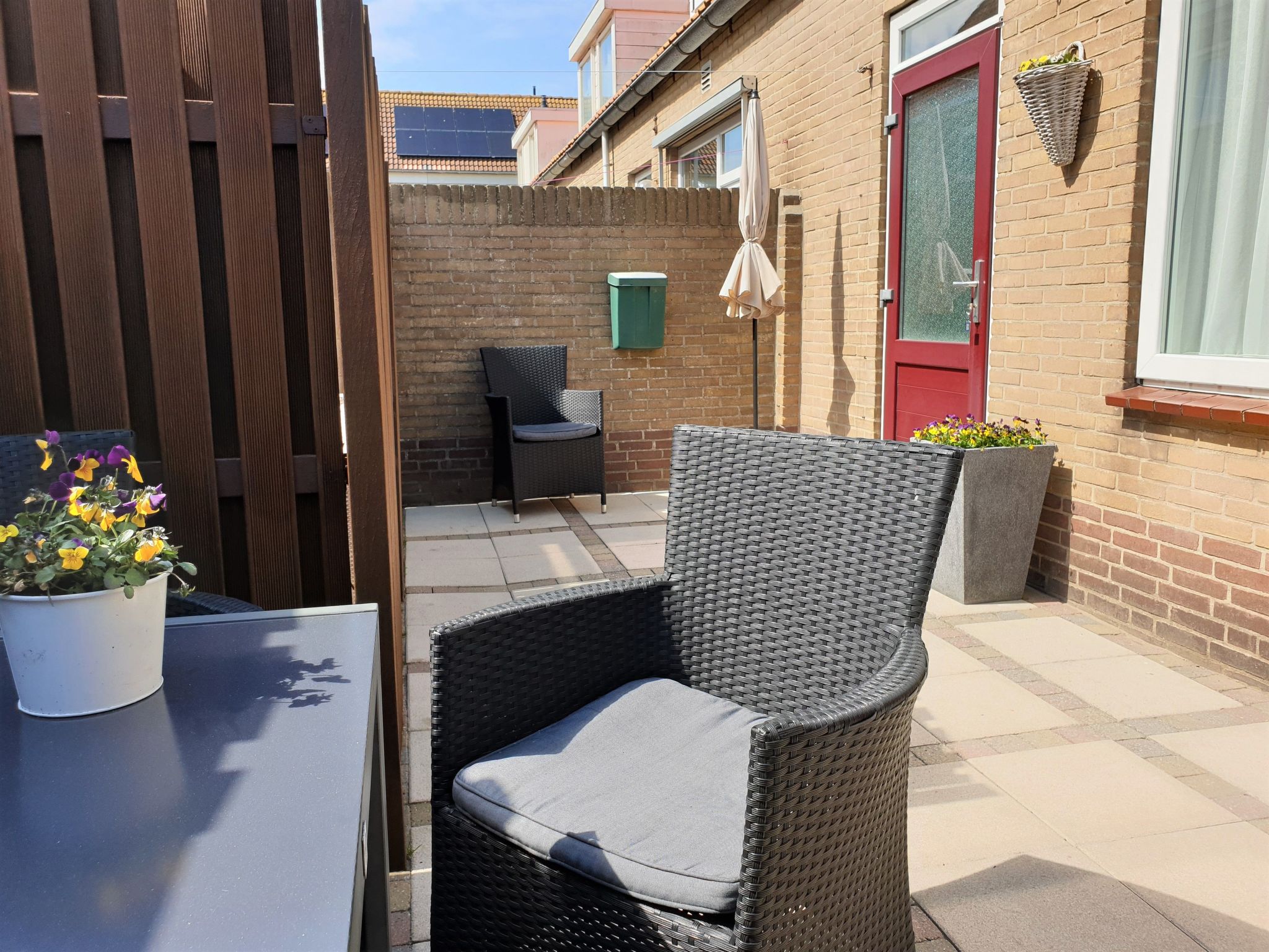 Sommerhaus in ruhiger Lage mit privatem Garten und Terrasse-Binnen