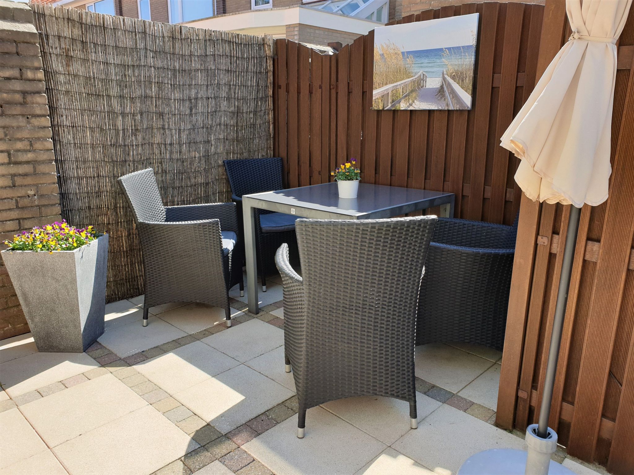 Sommerhaus in ruhiger Lage mit privatem Garten und Terrasse-Binnen