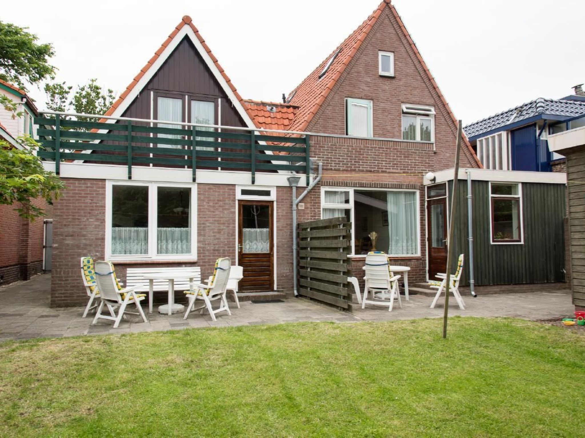 Ferienvilla mit Garten, Grill und Terrasse-Dehors