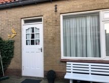 Knus vakantiehuis met privétuin op 250m van zee in Egmond - thumbnail 3