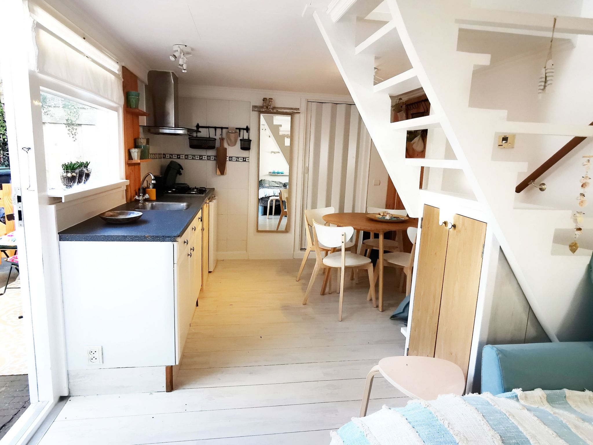 Kompaktes modernes Ferienhaus 120 Meter vom Meer entfernt - Binnen