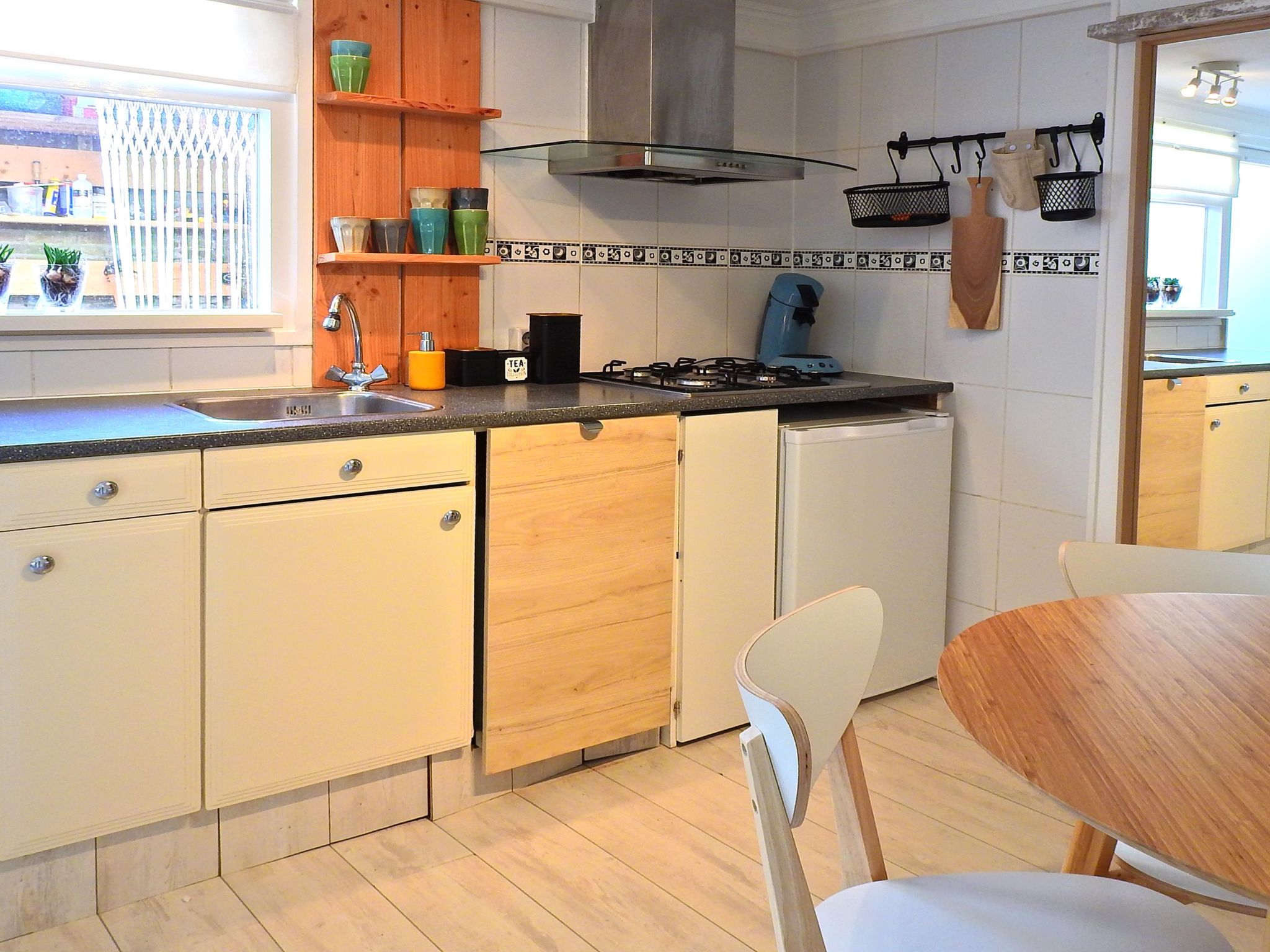 Kompaktes modernes Ferienhaus 120 Meter vom Meer entfernt - Binnen