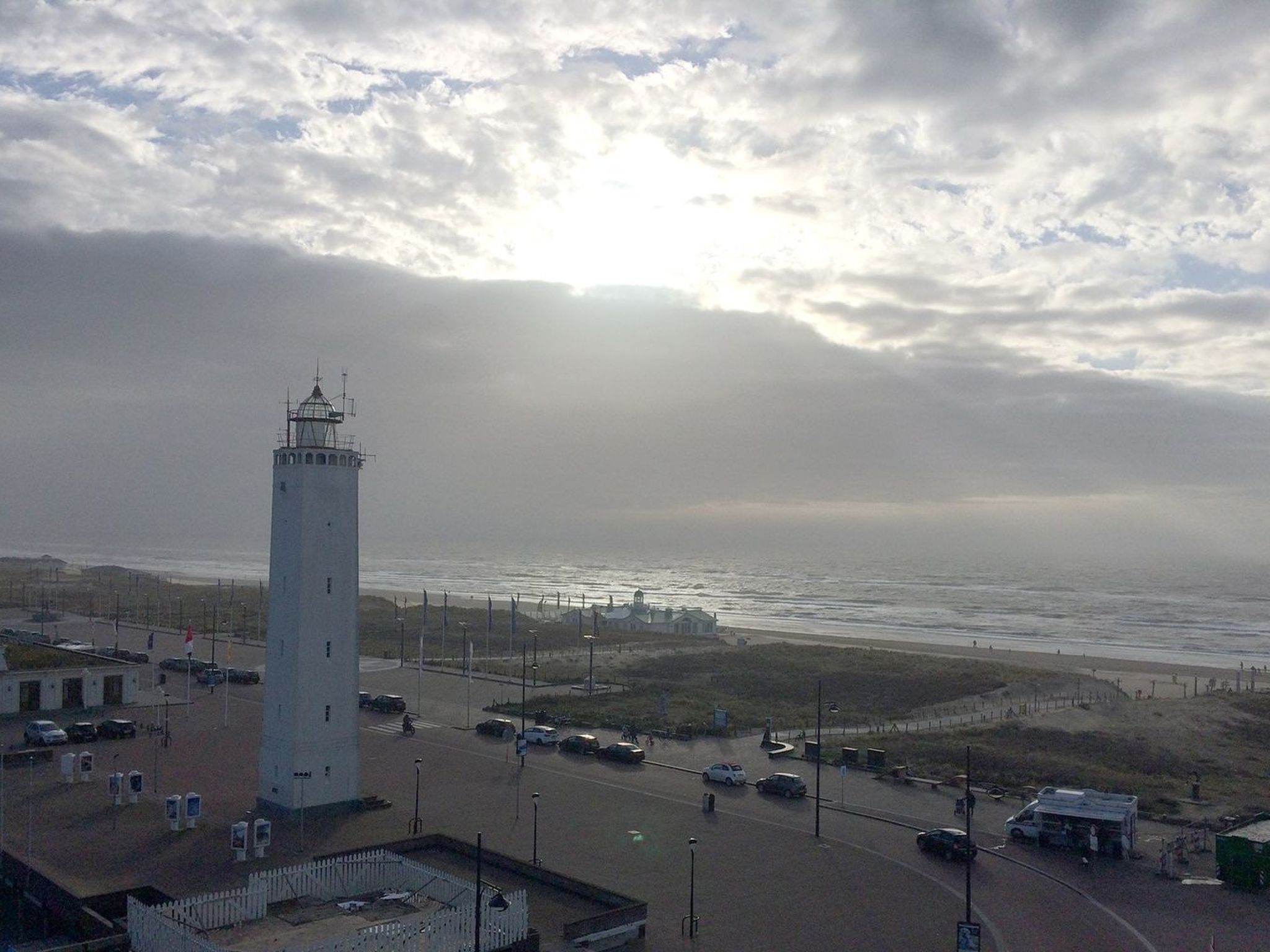 Kompaktes modernes Ferienhaus 120 Meter vom Meer entfernt - Buiten