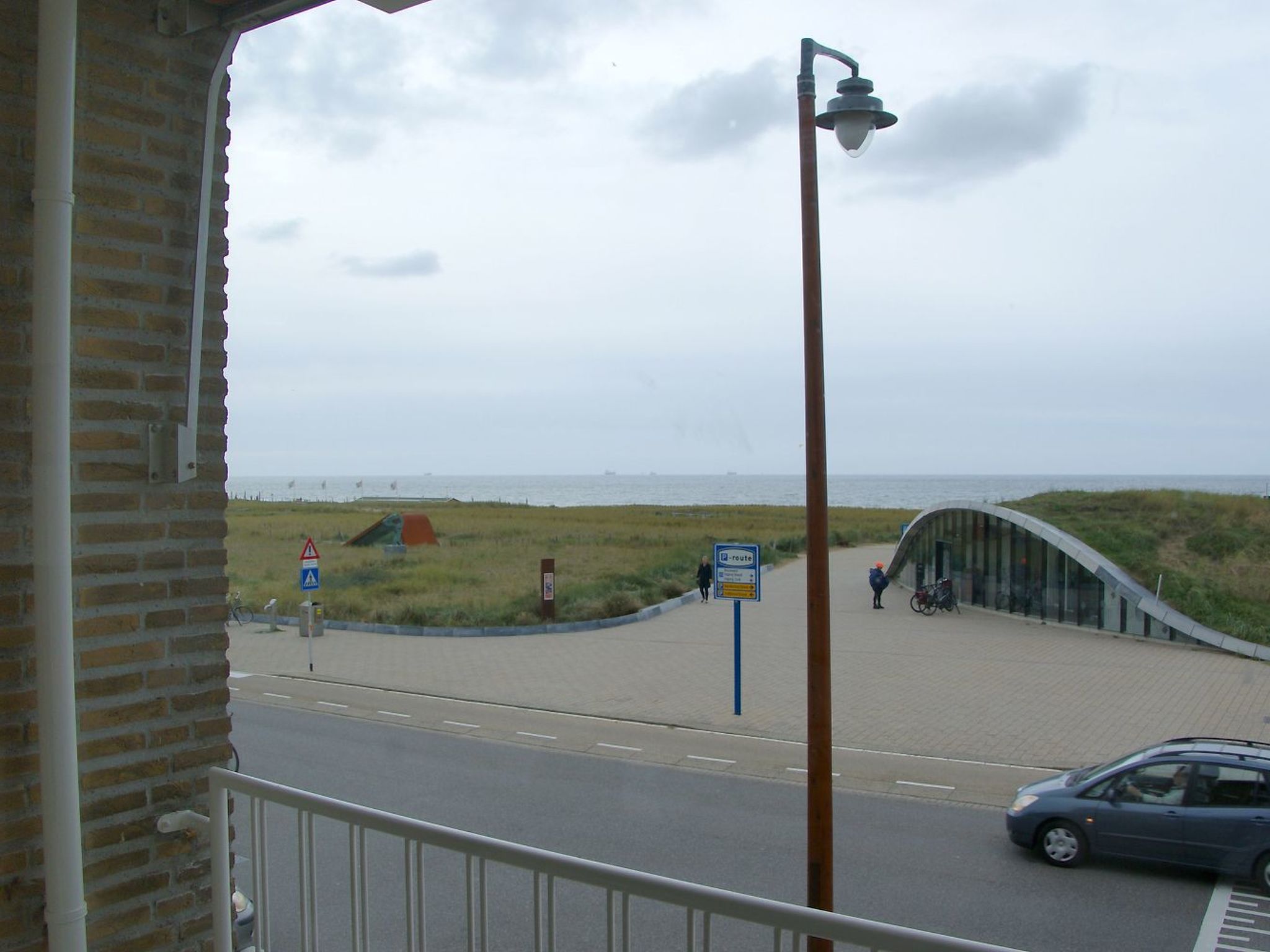 ViewRoyal  Ferienwohnung mit Meerblick in Katwijk — Terrace (2 of 36)
