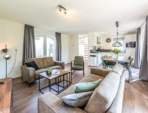Vrijstaand vakantiehuis aan strand en golfbaan in Hellevoetsluis - thumbnail 3