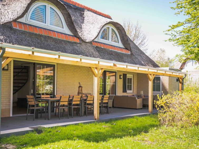 10-persoons vakantiehuis in Hellevoetsluis met sauna en whirlpool in Hellevoetsluis
