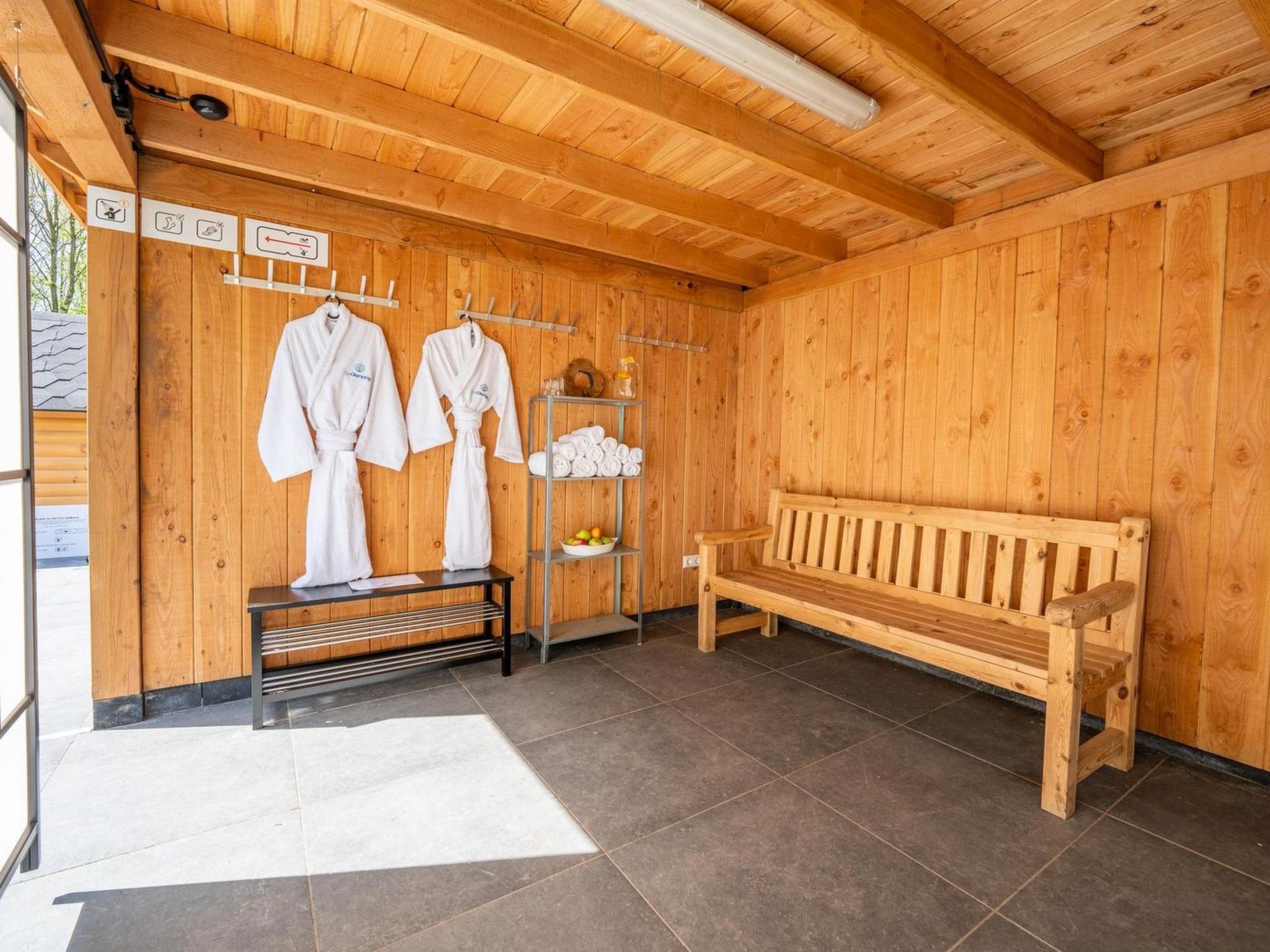 De Glamping - Villa met slaaplodge & wellness - Buiten