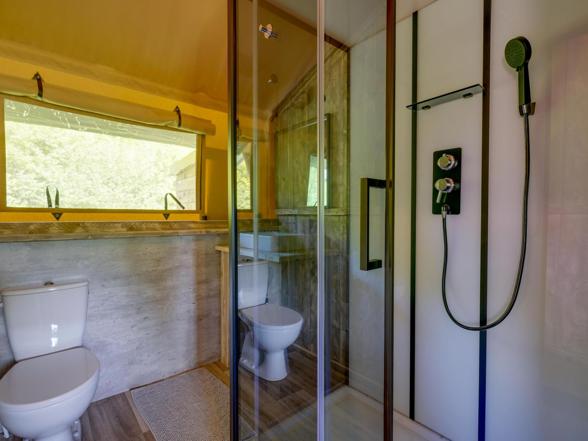 De Glamping - Sunny Lodge | 6p - Drinnen