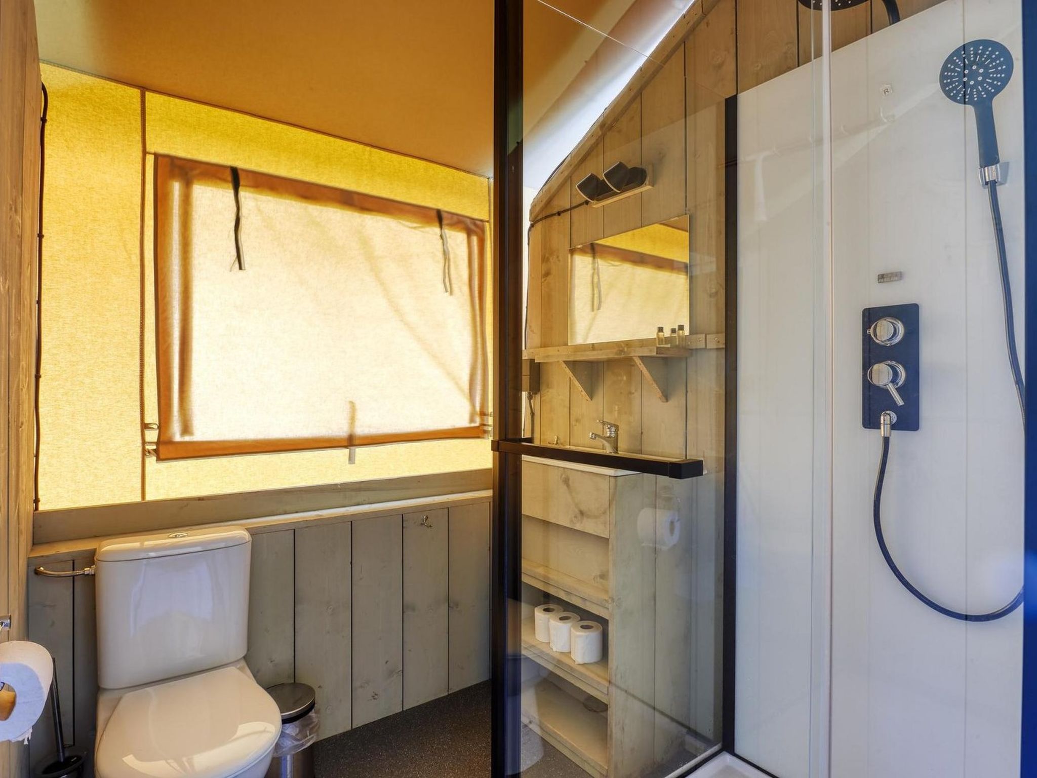 De Glamping - Combo Lodge | 5 p lodge + 2 p tent - Buiten