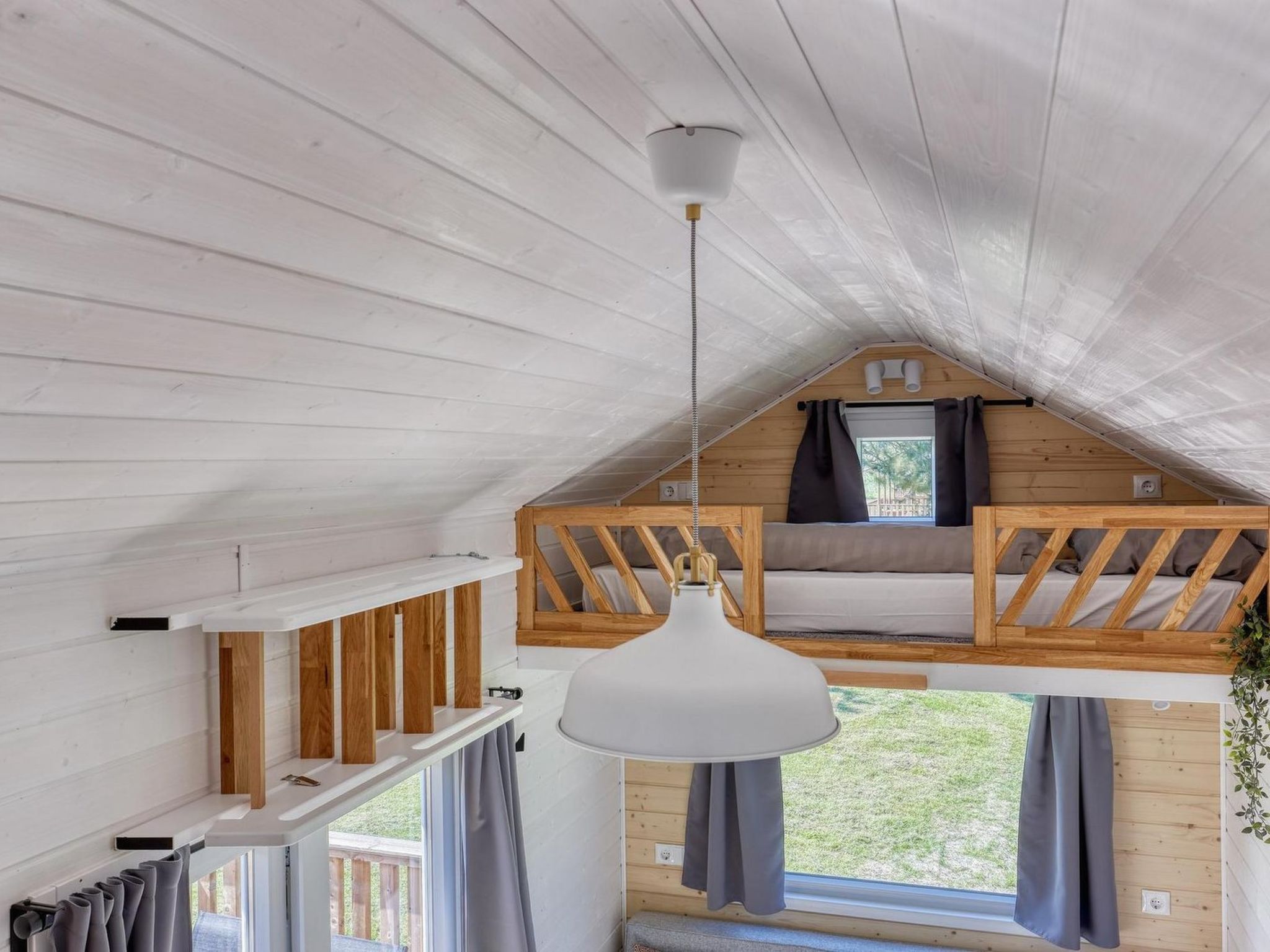 De Glamping - Tiny House rood | 5p - Buiten