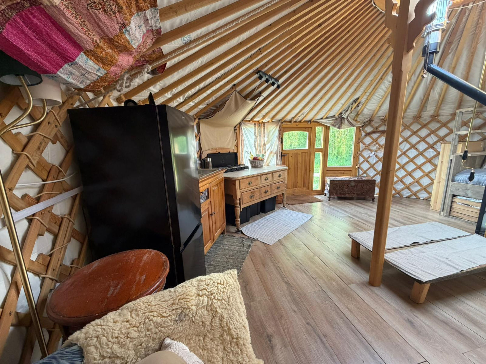 De Glamping - Yurt | 3p - Binnen