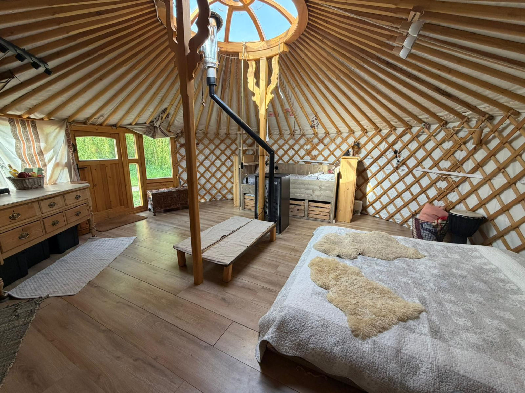 De Glamping - Yurt | 3p - Binnen