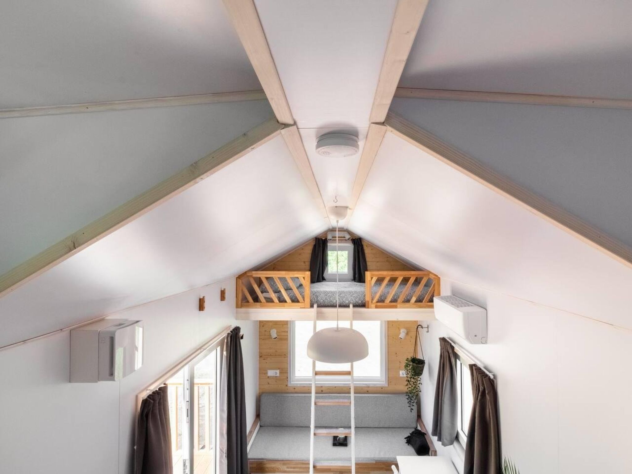 De Glamping - Gele Tiny House | 5p - Buiten