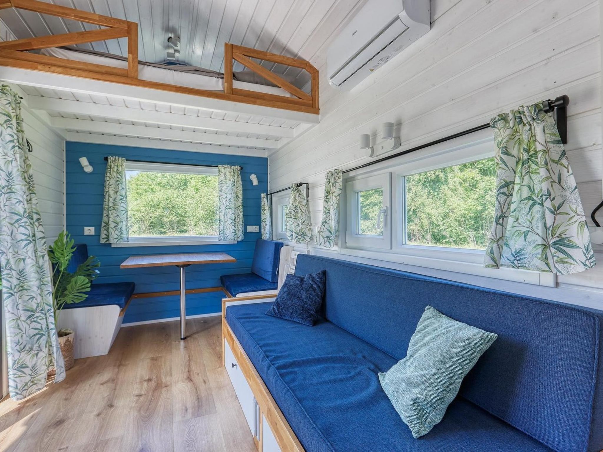 De Glamping - Blauwe Tiny House | 6p - Buiten