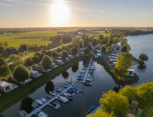 Vrijstaand vakantiehuis aan het water in MarinaPark Bad Nederrijn - thumbnail 6