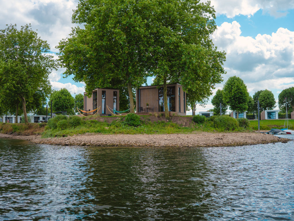 Vakantiehuis Tiny River House in Nederland