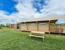 Safaritent Hofstede Zonnevliet - Luxe kamperen aan de golfbaan in Zeeland - thumbnail 2