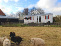 Zeeuwse Knoop: knusse 6-persoons lodge aan de golfbaan in Zeeland - thumbnail 2