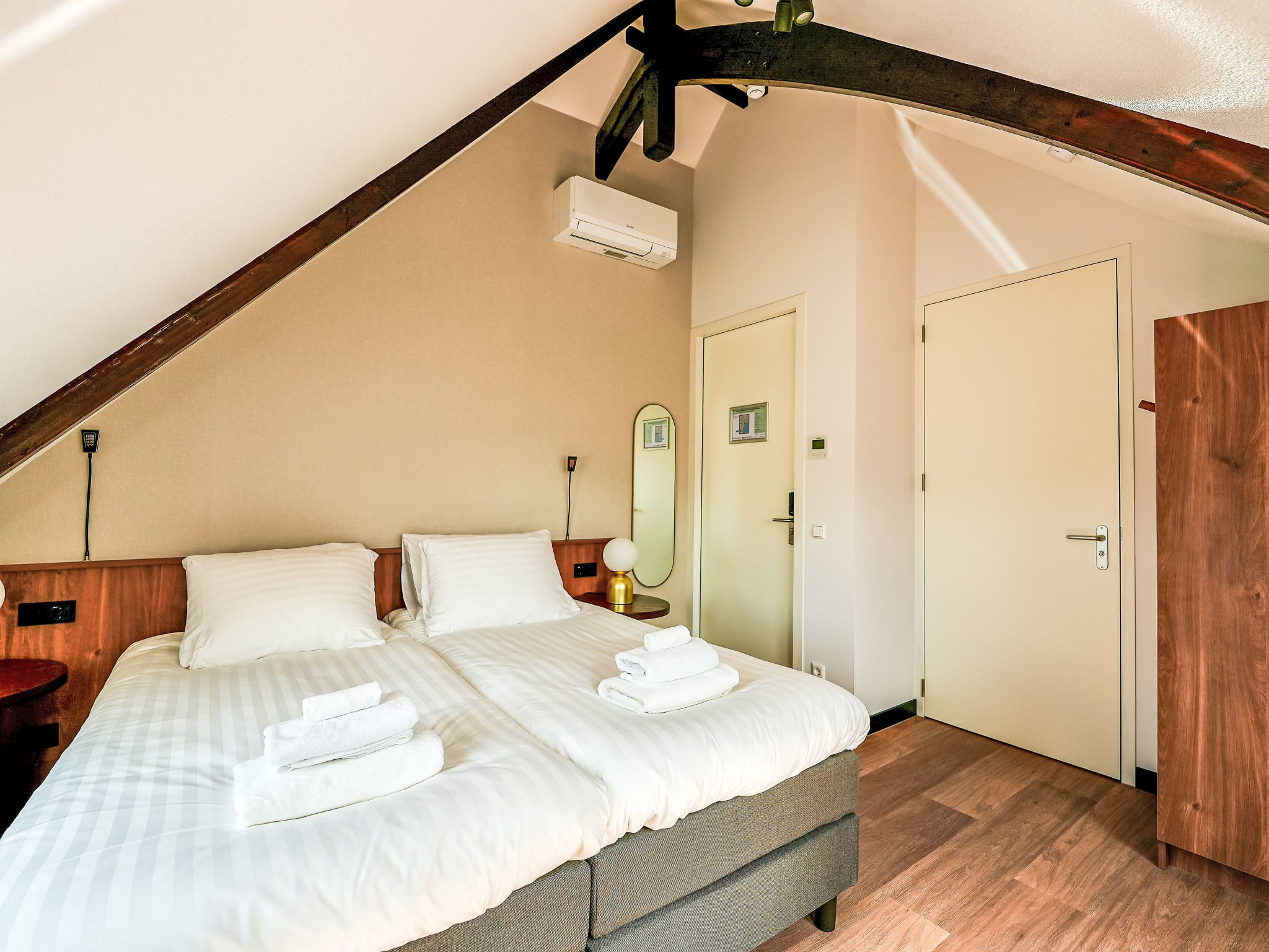 Zen Kitchen & Boutique Hotel-Inside
