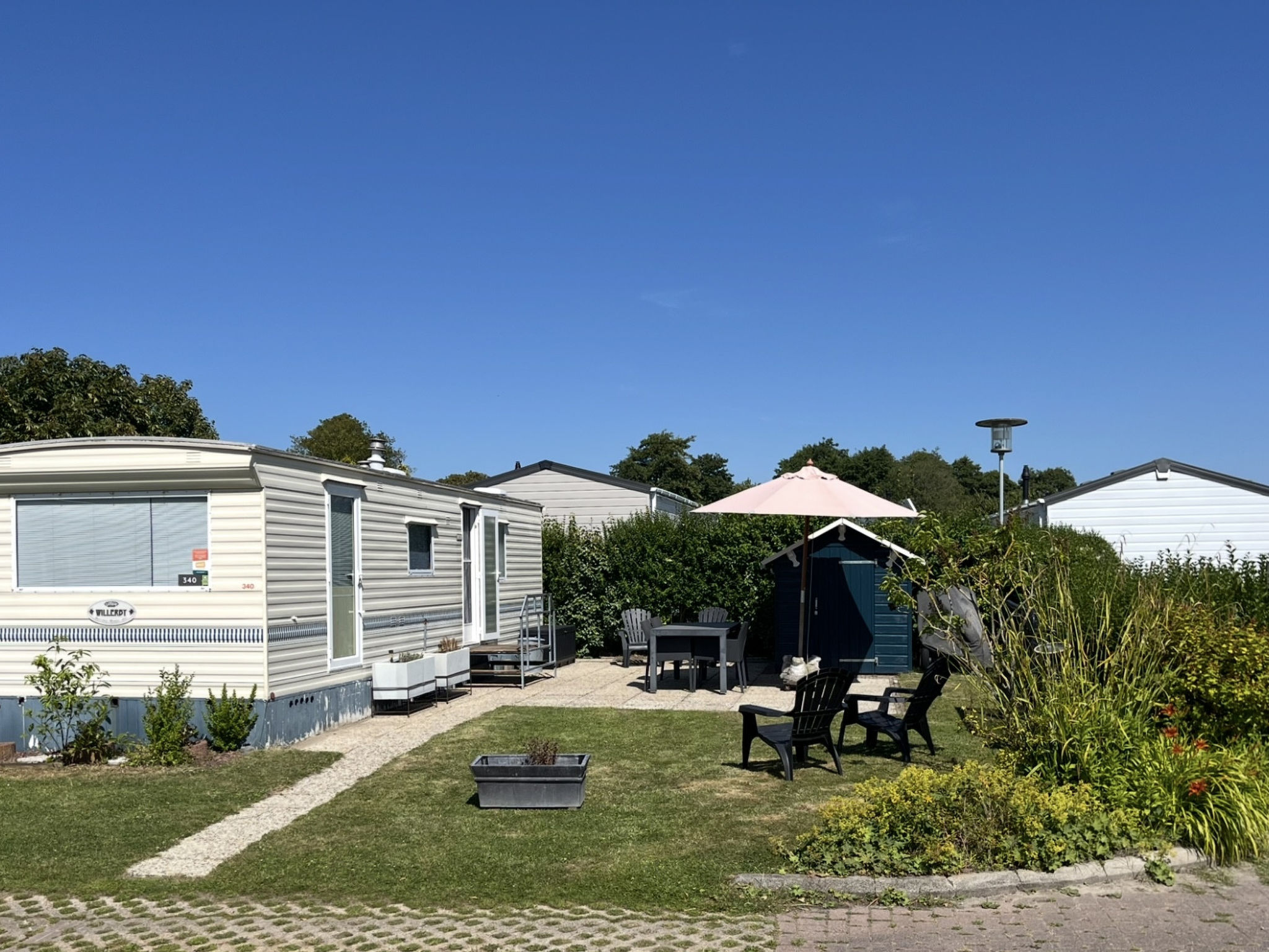 Entdecken Sie ein gemütliches Ferienhaus im malerischen Dorf Vrouwenpolder, ideal für Familien und kleine Gruppen, die einen erholsamen Urlaub suchen. Diese gemütliche 35m² große Unterkunft biete..