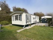 Luxe glamping lodge aan golfbaan in Vrouwenpolder, Zeeland - thumbnail 1