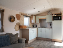 Luxe houten chalet aan de golfbaan in Vrouwenpolder, Zeeland - thumbnail 5