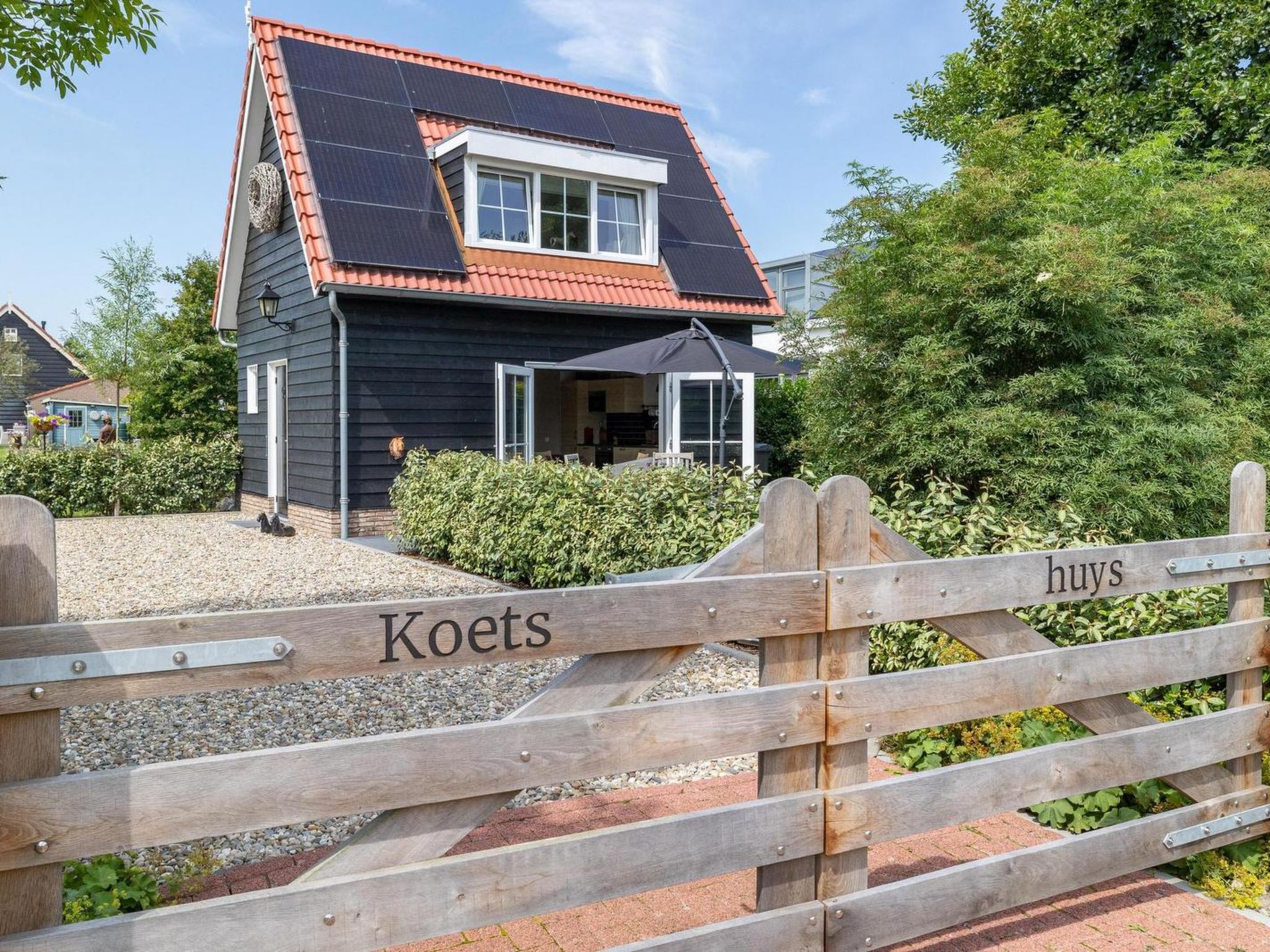 Het Koetshuys - Buiten