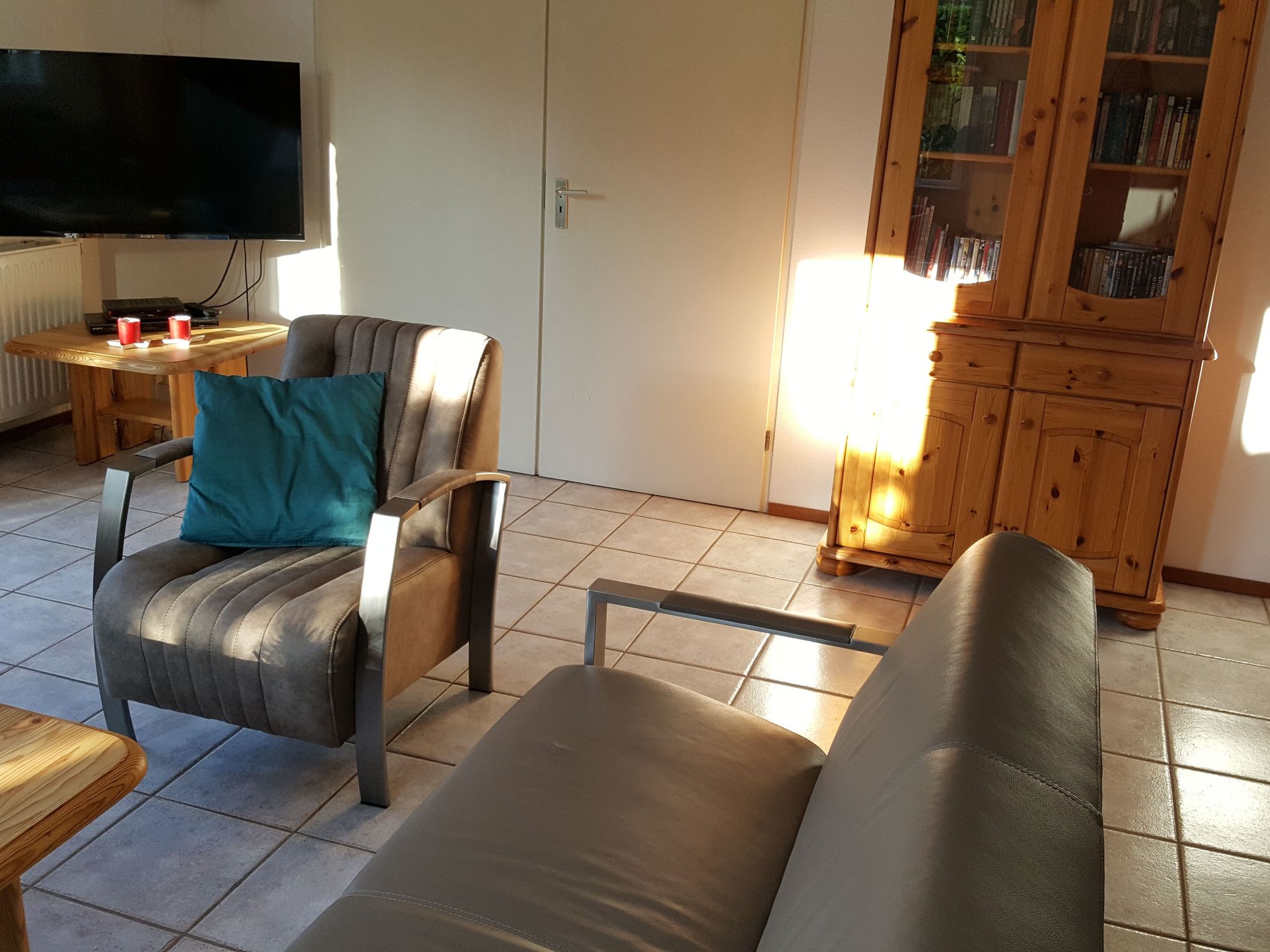 Gemütliches Haus mit komplett umzäuntem Garten-Binnen