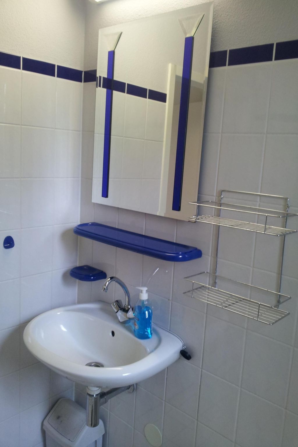 Gemütliches Haus mit komplett umzäuntem Garten-Binnen