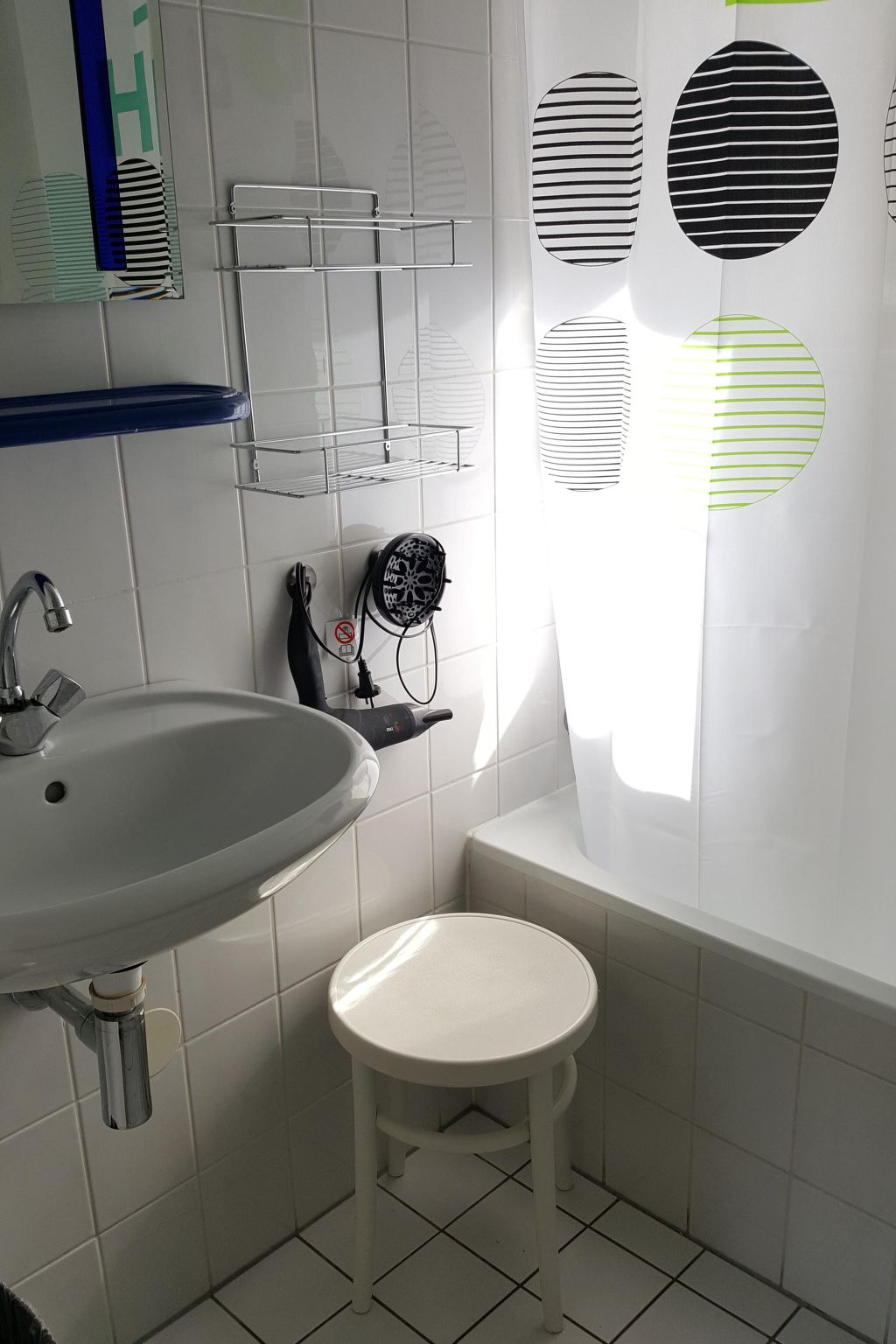 Gemütliches Haus mit komplett umzäuntem Garten-Binnen